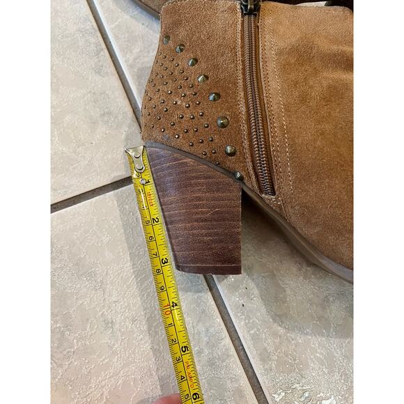 Guess Ankle Booties Studded Block Heel Side Tassel Zip Brown Suede Size 7.5M - Picture 6 of 8